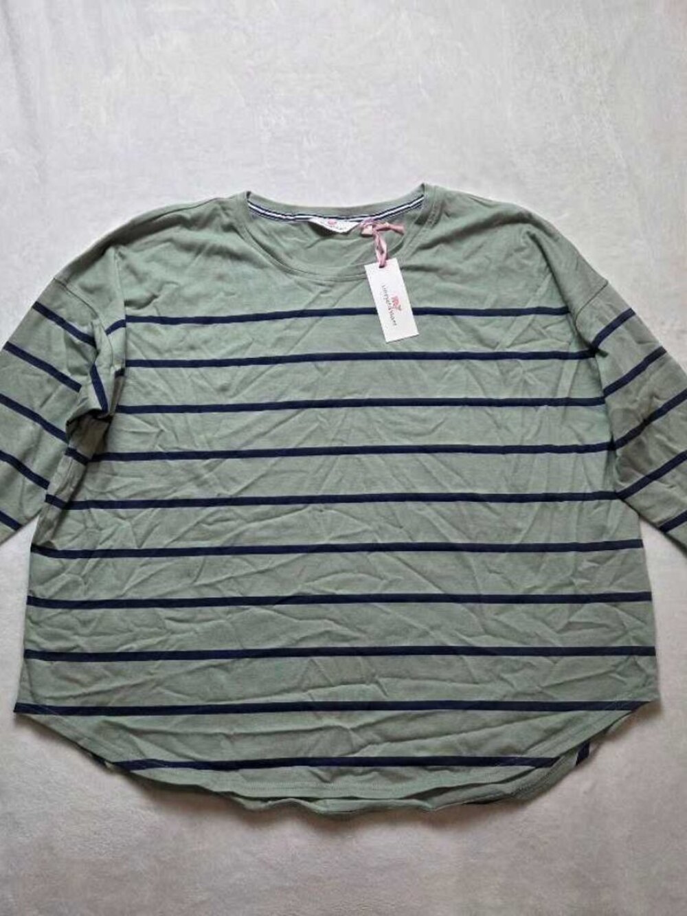 New  L Vineyard Vines striped deluxe tee green top